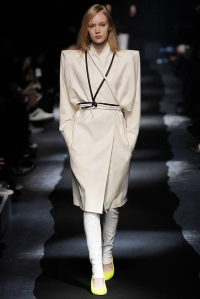 Look 13
